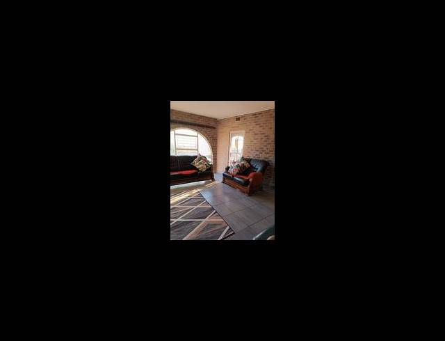 4 BEDROOM HOUSE FOR SALE IN ROTHDENE